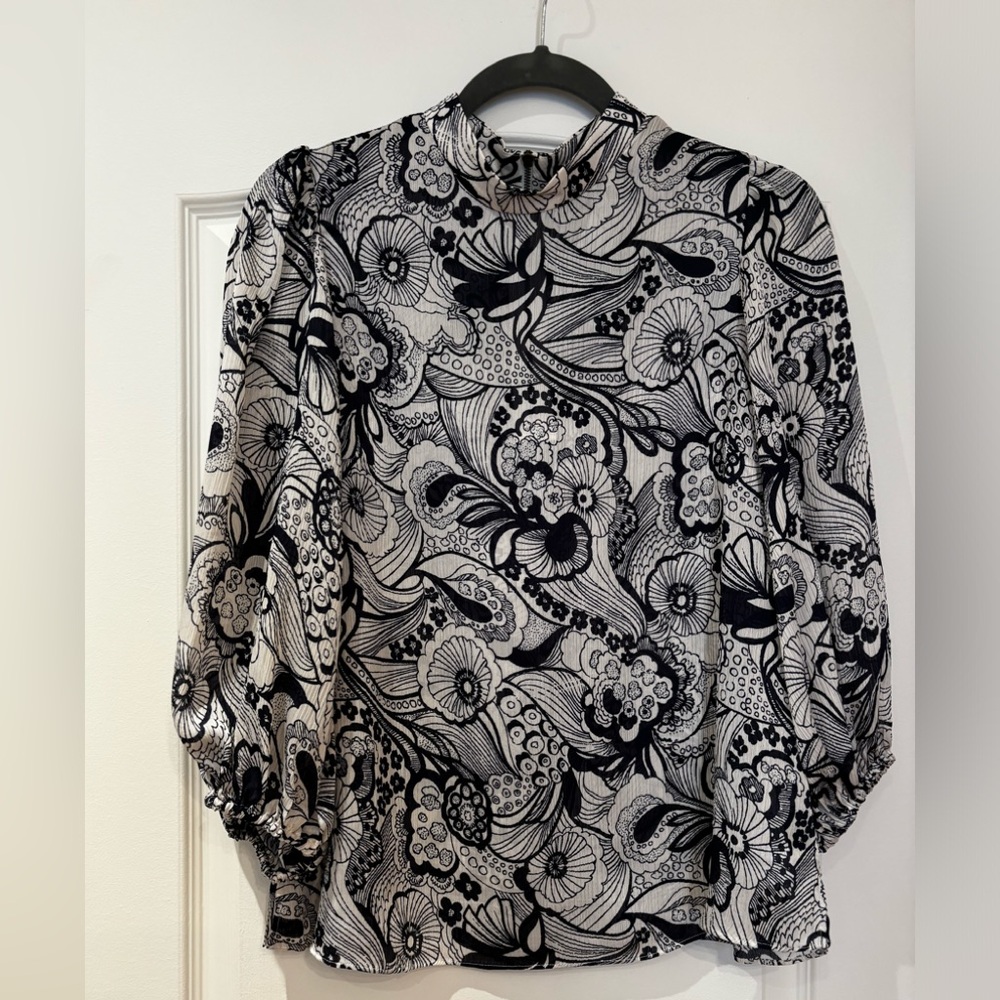 Blouse , flowy